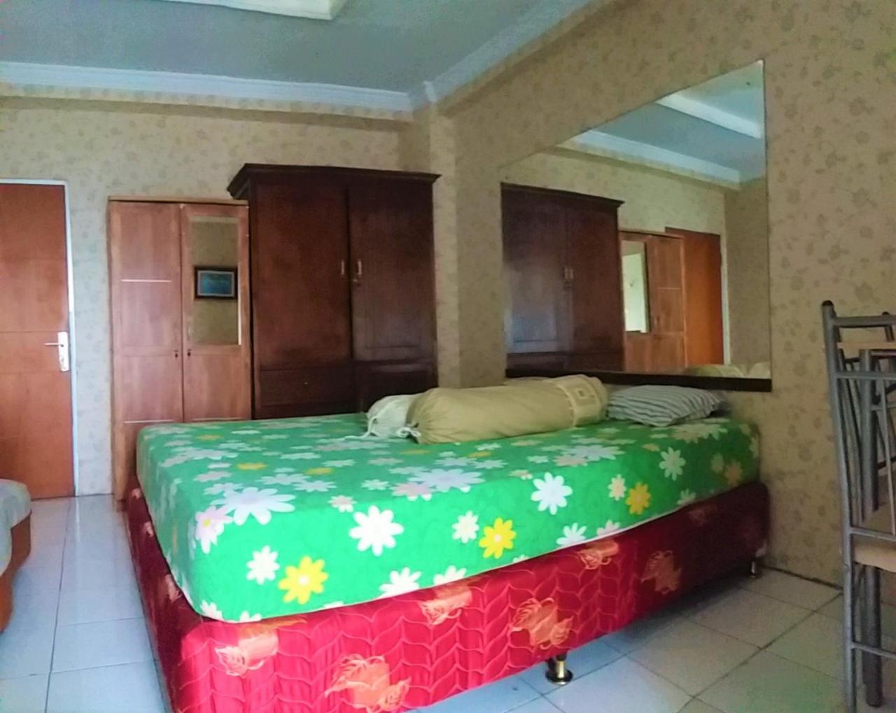 Raja Property Jakarta Zimmer foto
